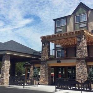 Falcon Stadium Hotels - Best Western Plus Peak Vista Inn & Suites