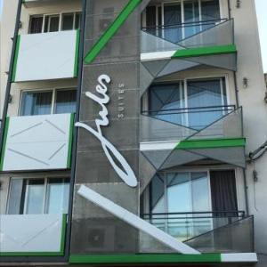 Jules Suites