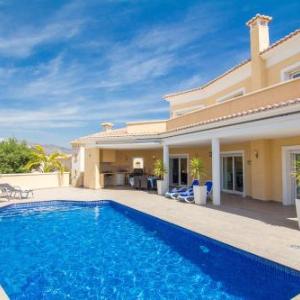 Villa Esplendida by Abahana Villas