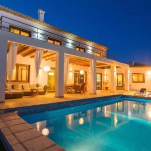 Villa Fustera by Abahana Villas
