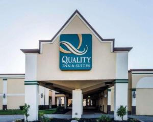 Quality Inn & Suites Conference Center Across from Casino, Erie