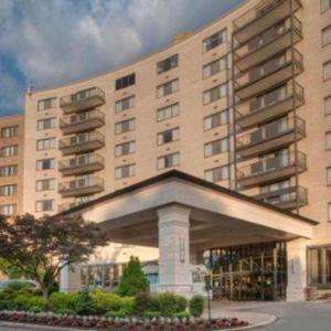 Hotels near Blues Alley Club Washington - Clarion Collection Arlington Court Suites Hotel