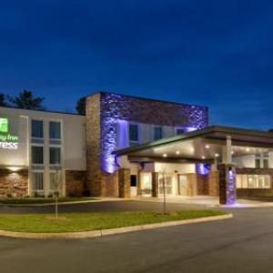 Holiday Inn Express Williamsbrg Busch Gardens Area