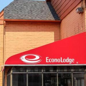 Hotels near Highland Lanes - Econo Lodge Austin