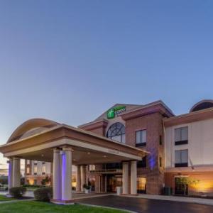 Hotels near Stroh Center - Holiday Inn Express Hotel & Suites Bowling Green