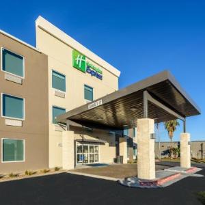 Holiday Inn Express Hotel and Suites Bastrop