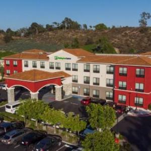 Irvine Lake Hotels - Holiday Inn Express & Suites LAKE FOREST