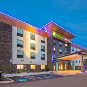 Holiday Inn Express & Suites - Camas