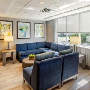 Hotels near Olde Walkerville Theatre - Comfort Suites Downtown