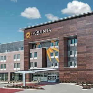 Texas Trust CU Theatre Hotels - La Quinta Inn & Suites by Wyndham Dallas Grand Prairie North