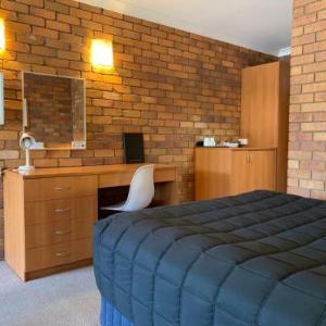 Stanthorpe Showgrounds Hotels - Peter Allen Motor Inn