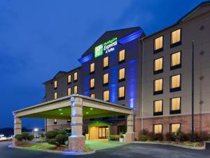 Holiday Inn Express Hotel & Suites Charleston-Southridge, an IHG Hotel, Charleston