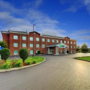Hotels near Green River Live Greensburg - Holiday Inn Express Campbellsville