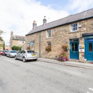 Hotels near Chatsworth House Bakewell - Holly Cottage B&B
