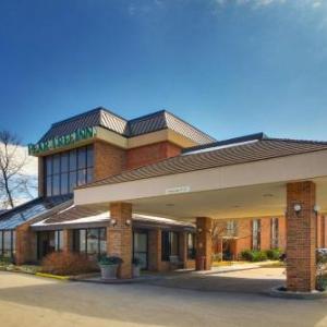 Pear Tree Inn St. Louis Airport