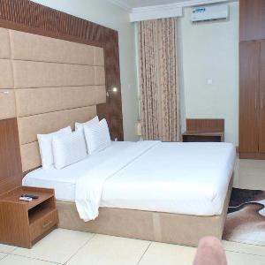 Brix Royale Suites