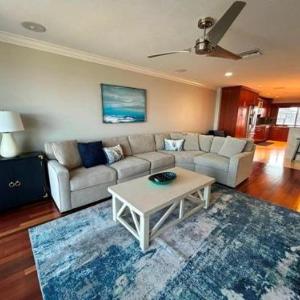 Lighthouse Point 325