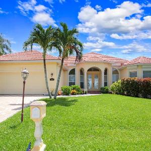 The Hammock - Beautiful waterfront 4 bedroom home with heated pool