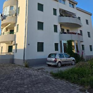Apartments with parking space Kastel Novi Kastela - 24645
