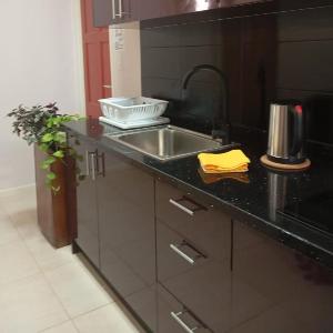 DOLFIJN STUDIOS 4 Spacious 2BR Apartment Fast WiFi AC North Paramaribo