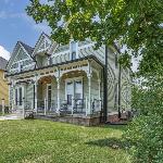 Unit #1 117 Marion St