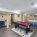 10 Mins To The Big House and Sleeps Up To 10 Guests Ann Arbor Michigan