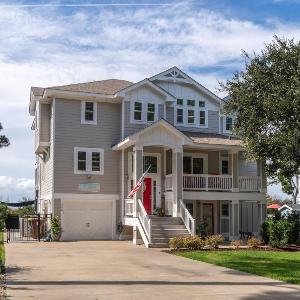 Stunning Views With Pool Family Room Resort Perks