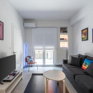Spacious 2BR Apt Playroom Family-Home