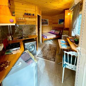 Melina Wooden Beach Cabin For 2 People Gjiri Lalzit