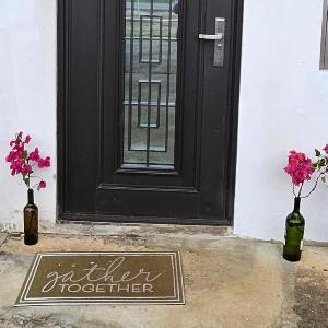 Tulu Famaguon Newly Renovated 2 BR 1BA Entire Apartment Free Wifi Continental Breakfast Parking