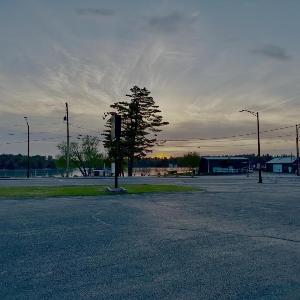Aqua Aire Inn & Suites
