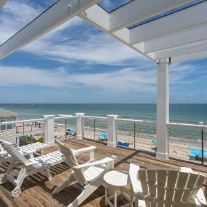 NEW Reno BEACH FRONT 4BD BA Game room Elevator