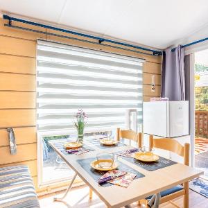 Camping à 300m de la plage La Pege