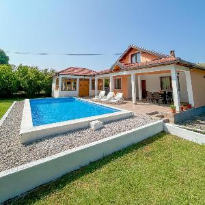 Villa Sama