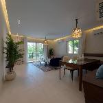 Beautiful 2BR Apartment w Garden
