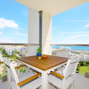 Estepona Port Apartment OLABLANCA
