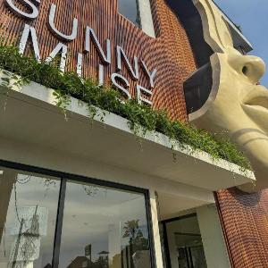 Sunny Muse by Betterplace