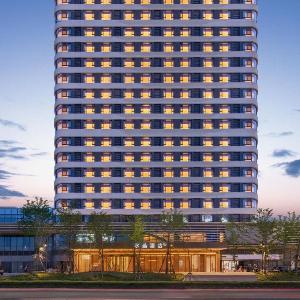 Crystal Hotel Qingdao The Mall of Splendors