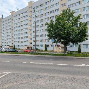 Seaside Family Apartment 8 Guests Walk to Beach by Noclegi Renters