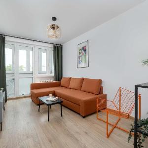 Large Apartment in Wrocław Center on the Market with 3 Bedrooms and Balcony by Noclegi Renters