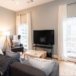 NEW LISTING The Townie Retreat - Walk to Stadium Athens Georgia