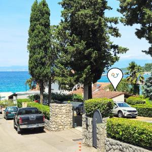 Beach House Astrid Malinska - Happy Rentals