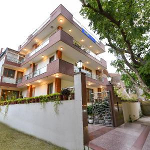 FabHotel The Lalit Vibes - Nr. DLF Phase 2 & MG Road Metro