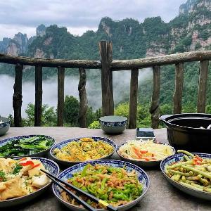PeakMist Retreat Inside ZhangJiaJie Forest Park-Country-style specialty diningIn-park accommodation