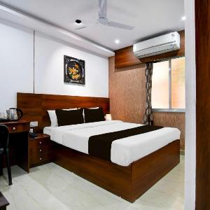 Townhouse Chinar Park Near Airport