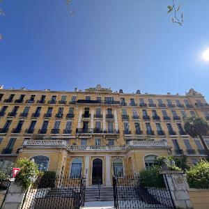 LE CASTEL Superbe appartement climatisé pour 4 personnes au centre ville de Hyères