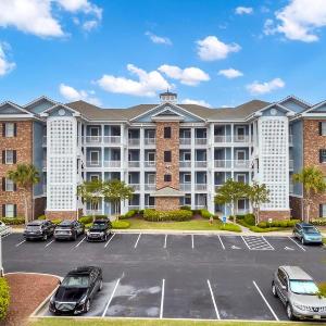 Gorgeous top floor 3BR condo at Magnolia Pointe