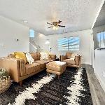 Updated townhouse just minutes from Zion with hot tub