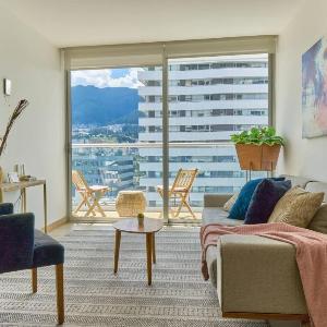 Beautiful apt-balcony in La Carolina 70 QLED TV