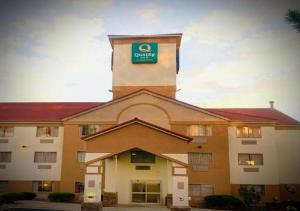 Days Inn by Wyndham Englewood Denver Tech Center, Englewood